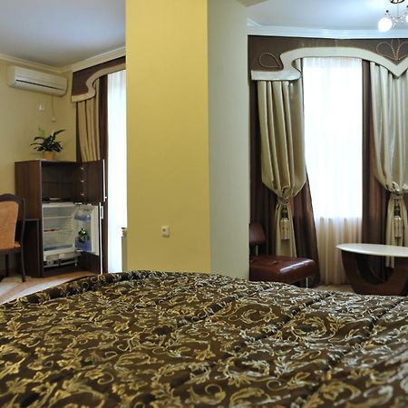 Andinna Hotel تشيرنيفتسي المظهر الخارجي الصورة