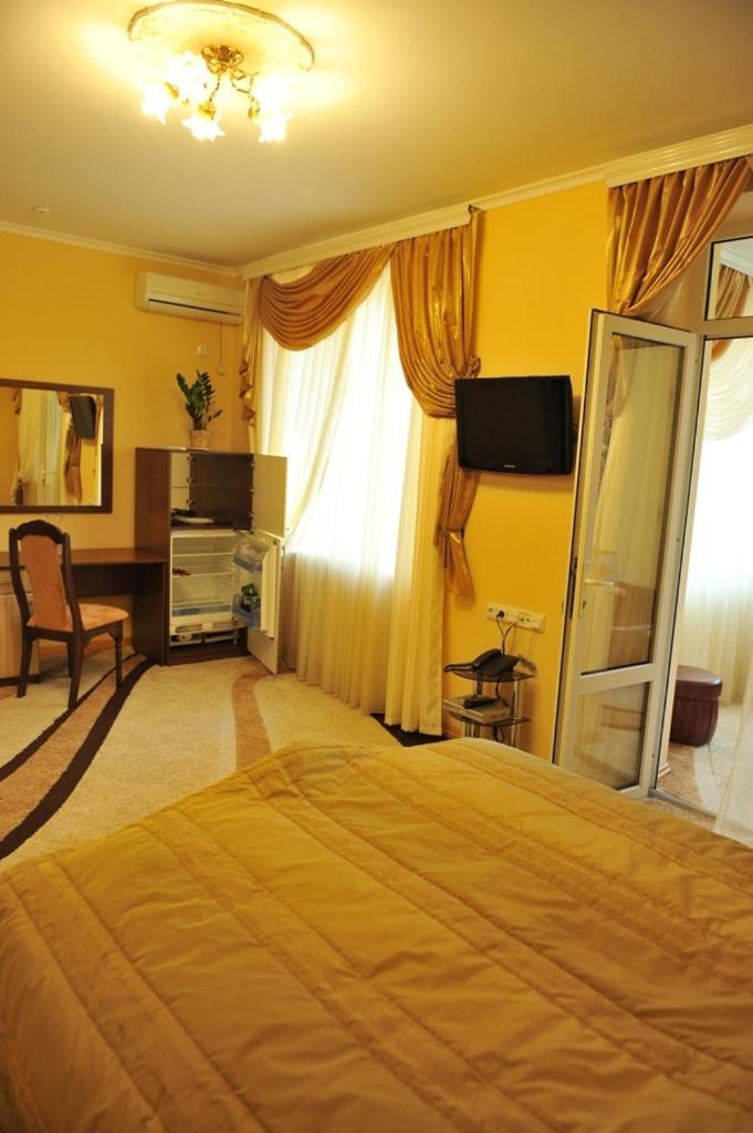 Andinna Hotel تشيرنيفتسي المظهر الخارجي الصورة