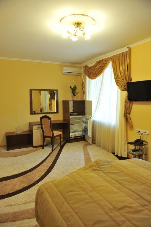 Andinna Hotel تشيرنيفتسي المظهر الخارجي الصورة