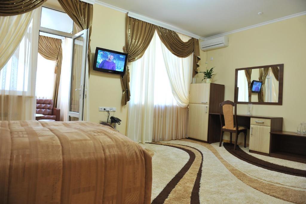 Andinna Hotel تشيرنيفتسي المظهر الخارجي الصورة